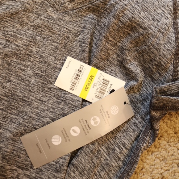 New with tags ideology workout running v neck top - Picture 4 of 6